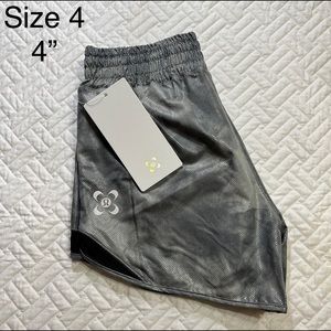 🍋 Lululemon seawheeze sz 4 reflective shorts